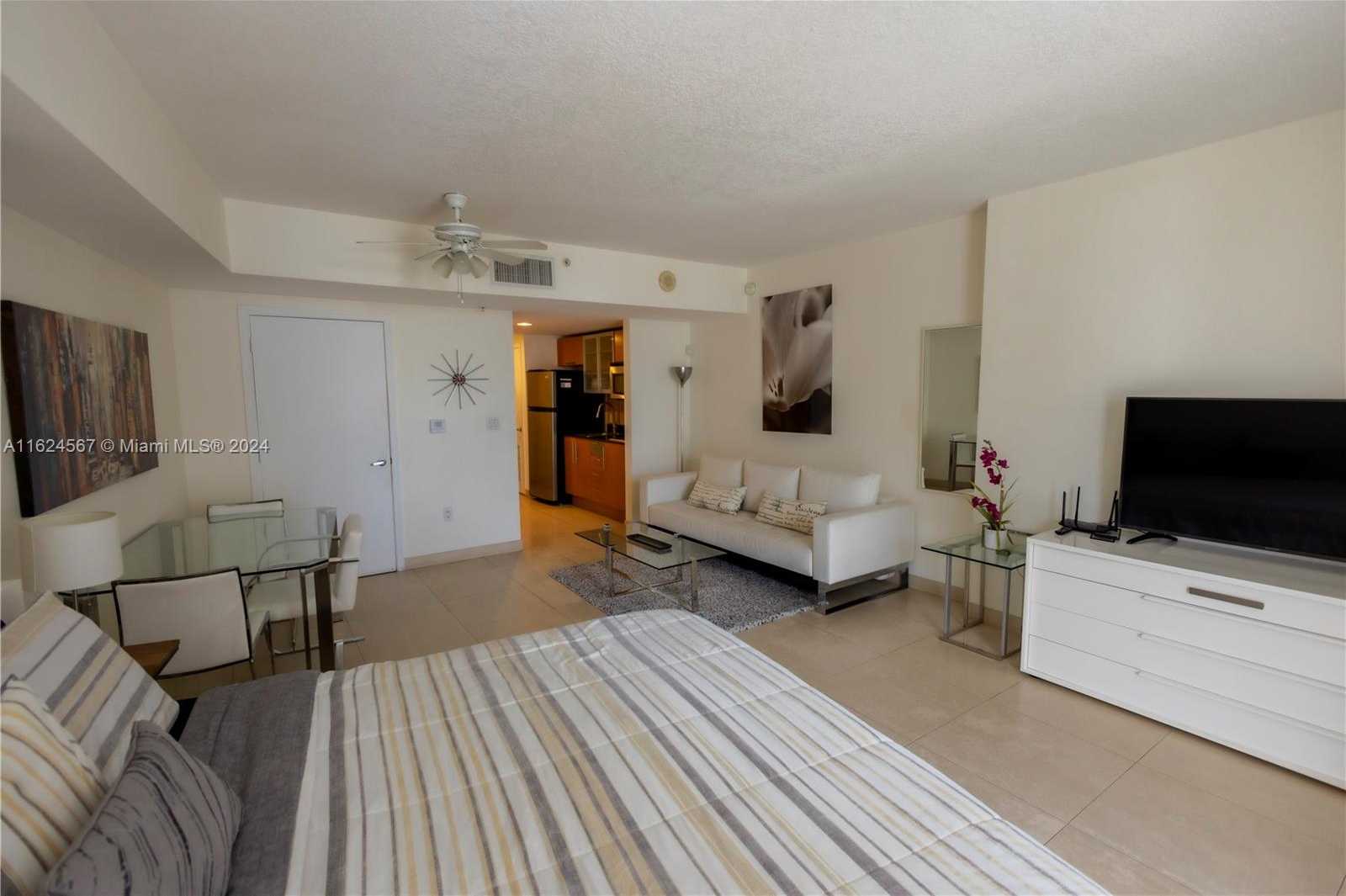 photo 3: 1750 N BAYSHORE DR Unit 1908, Miami FL 33132