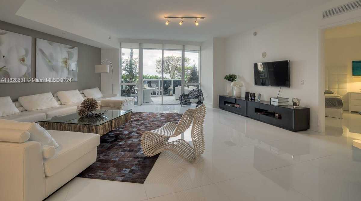 photo 3: 15811 Collins Ave Unit 403, Sunny Isles Beach FL 33160