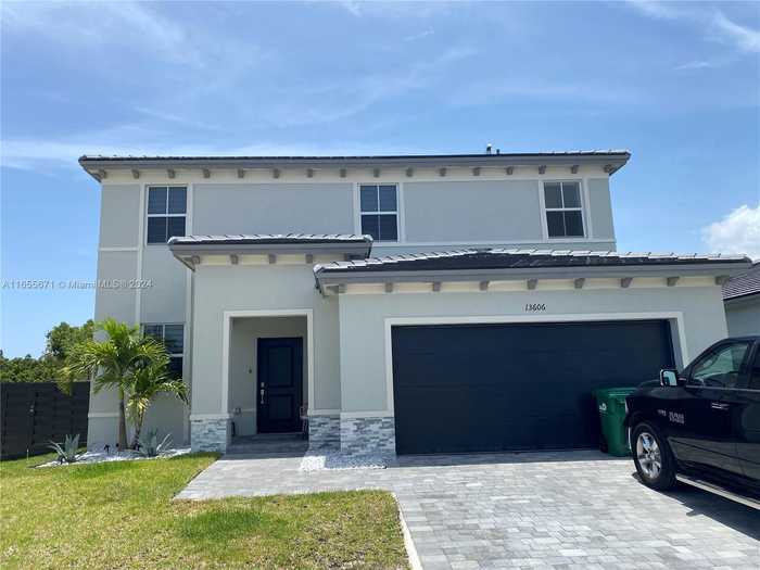 photo 1: 13606 SW 184th Ter, Miami FL 33177