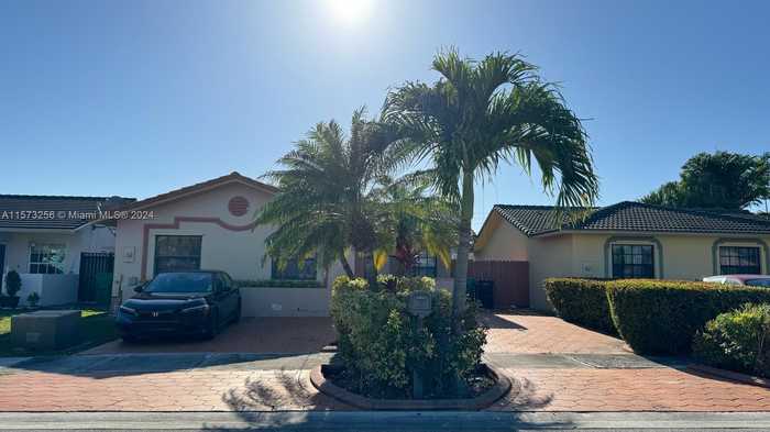 photo 2: 1112 SW 138th Pl, Miami FL 33184