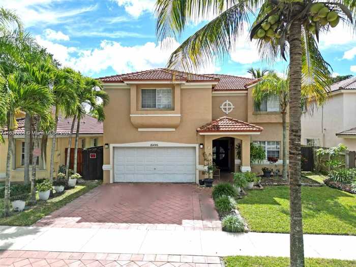 photo 1: 16446 SW 103rd Ln, Miami FL 33196