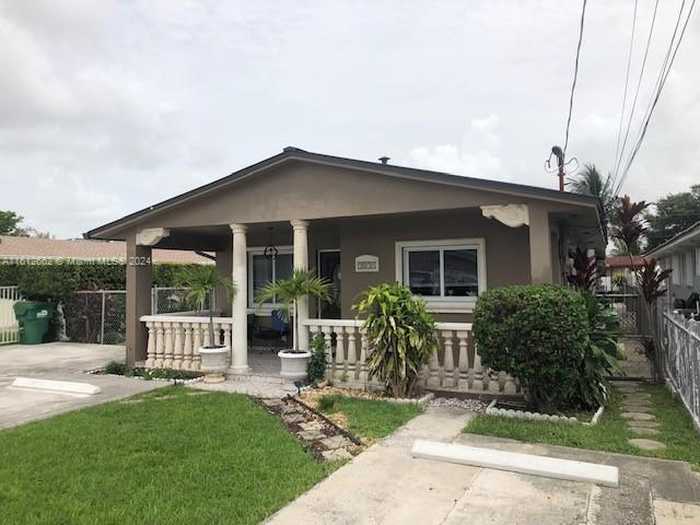 photo 2: 7035 SW 21st St, Miami FL 33155