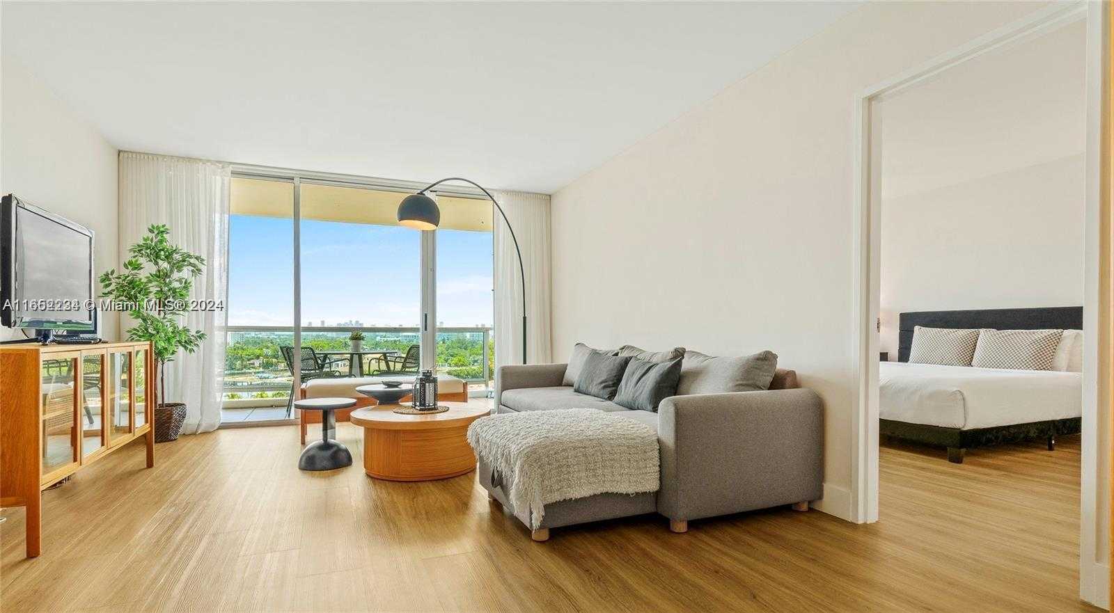 photo 3: 5161 Collins Ave Unit 1006, Miami Beach FL 33140