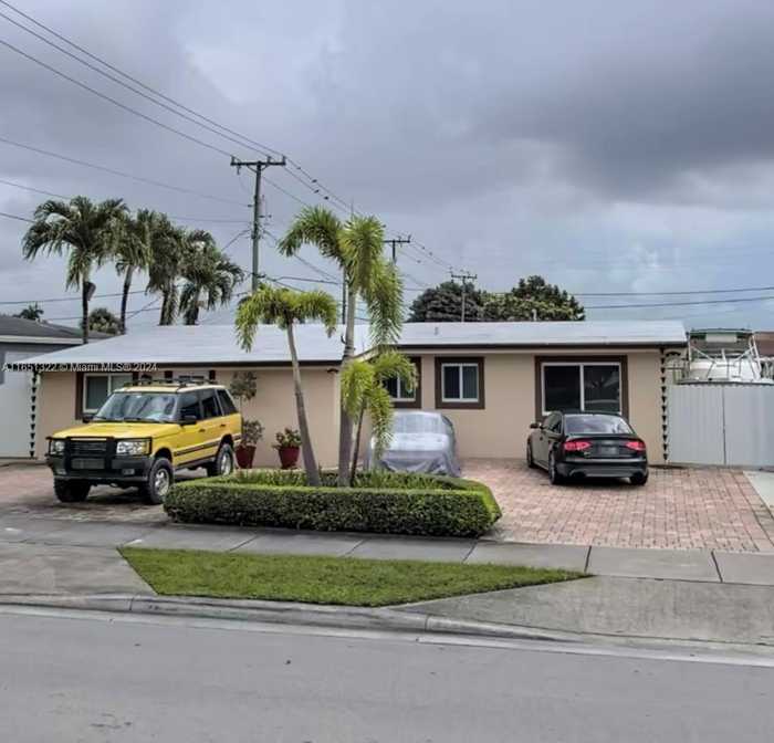 photo 1: 3645 SW 97th Ave, Miami FL 33165