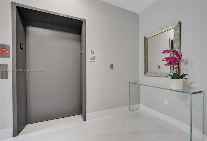 photo 2: 16385 NE Biscayne Blvd Unit 307 +2parking, North Miami Beach FL 33160