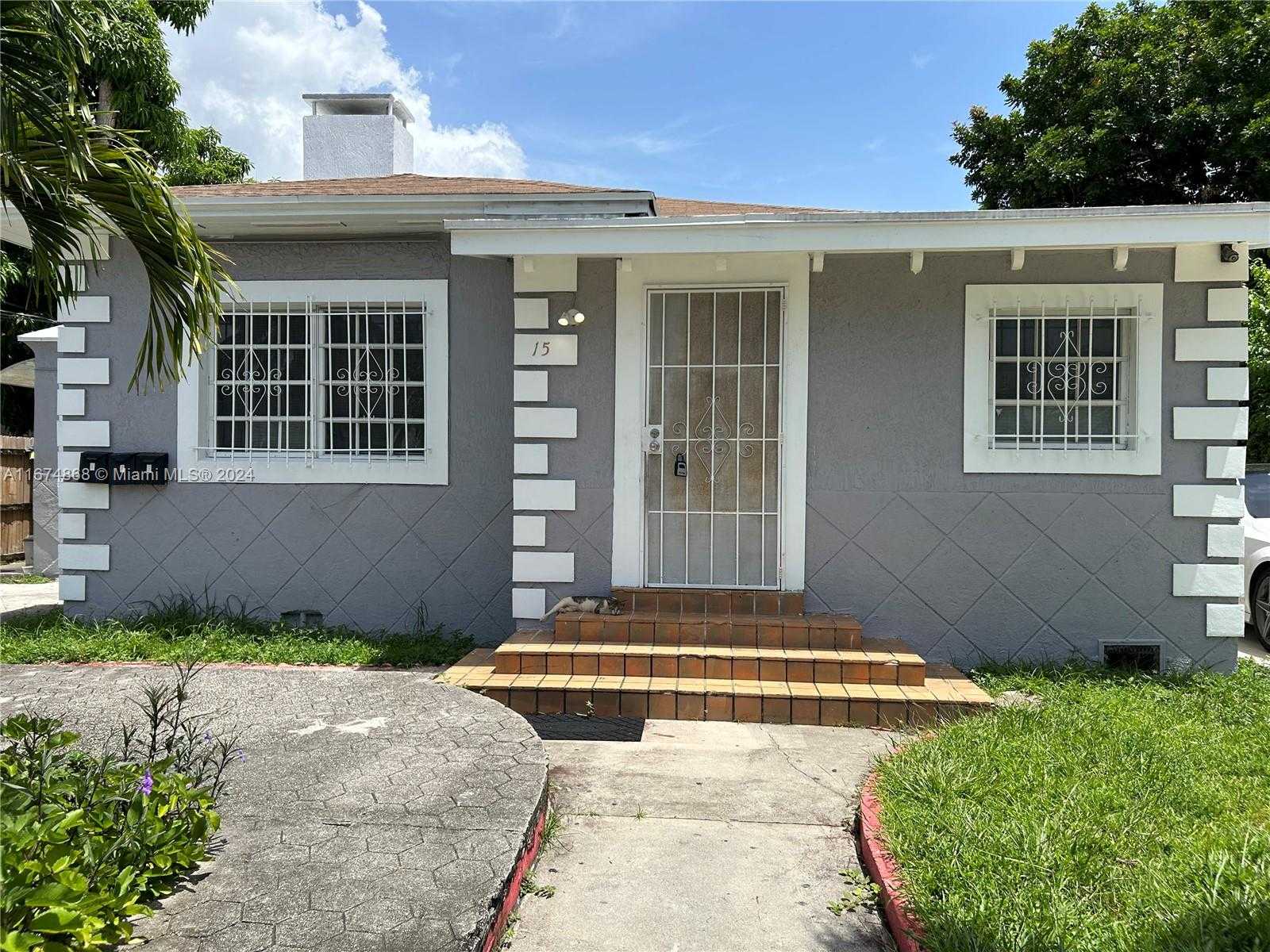 photo 1: 15 NE 70th St, Miami FL 33138