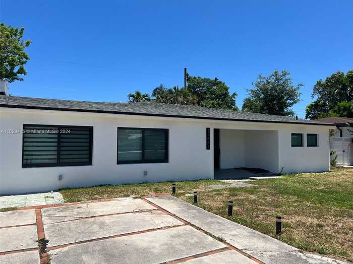 photo 2: 18441 NE 21st Ave, North Miami Beach FL 33179