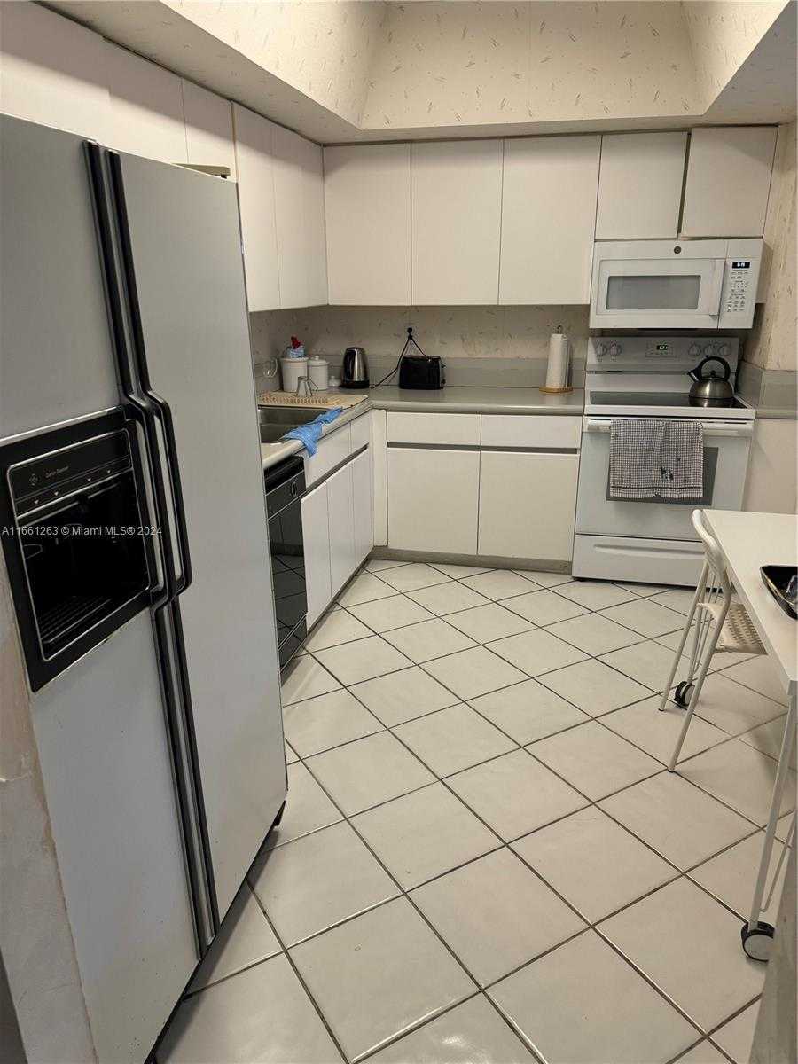 photo 2: Unit 305, Surfside FL 33154