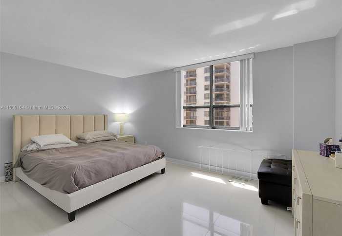 photo 2: 10185 Collins Ave Unit 1409, Bal Harbour FL 33154