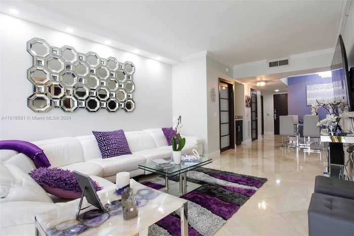 photo 1: 4775 Collins Ave Unit 1604, Miami Beach FL 33140