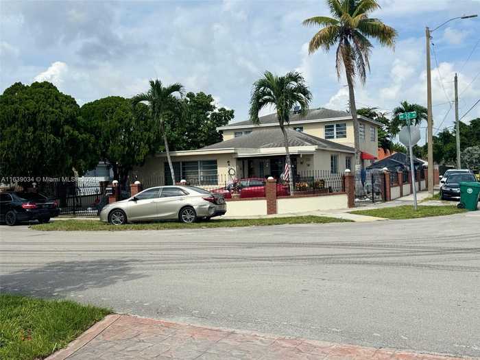 photo 1: 520 NW 32nd Ave, Miami FL 33125