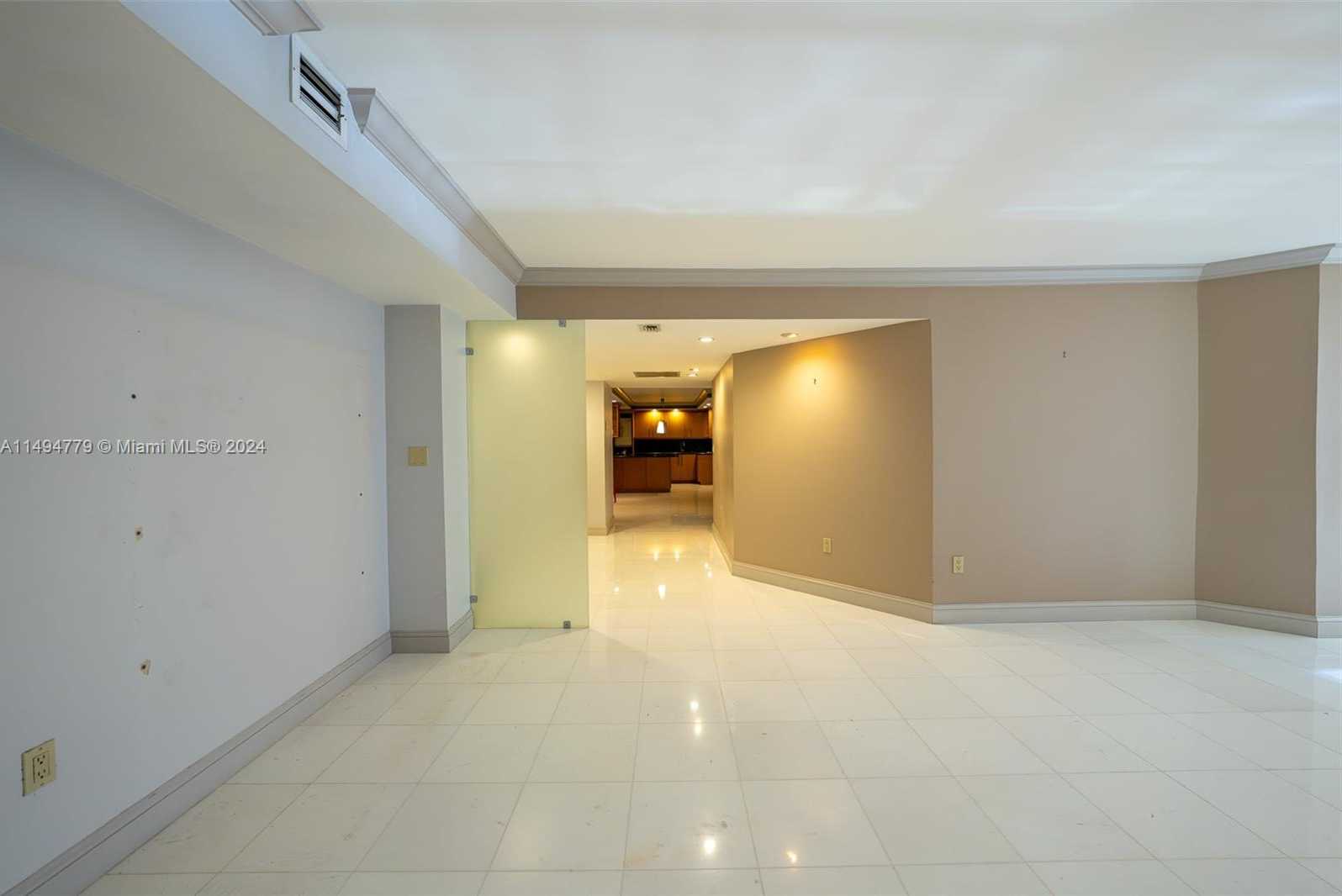 photo 2: 2333 Brickell Ave Unit 610, Miami FL 33129