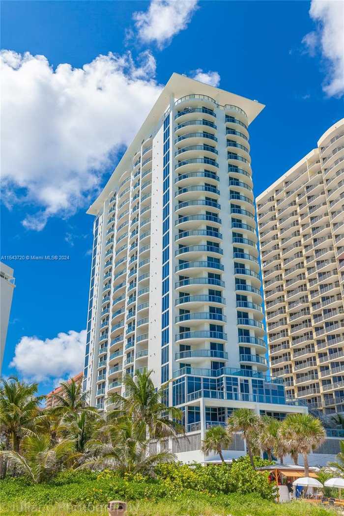 photo 2: 17315 Collins Ave Unit 2402, Sunny Isles Beach FL 33160