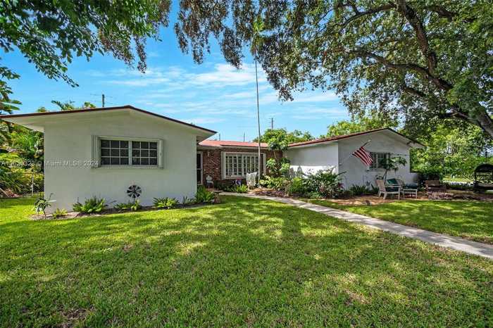 photo 2: 1282 Ibis Ave, Miami Springs FL 33166