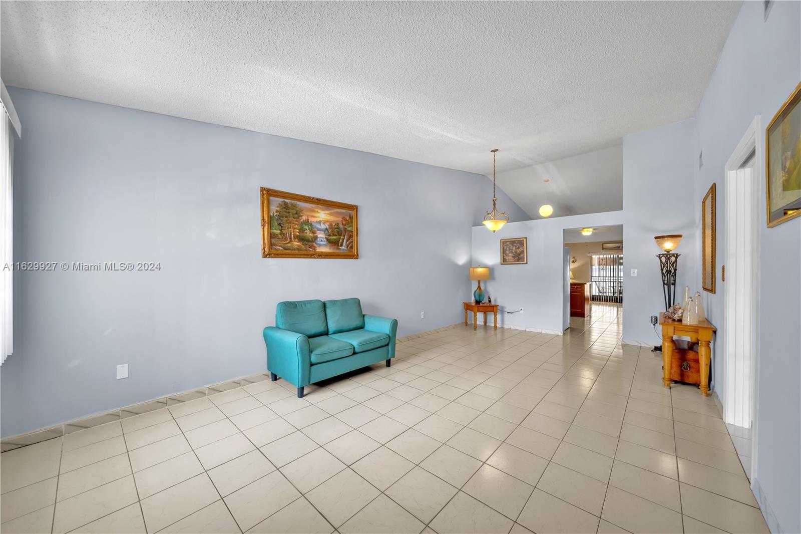 photo 3: 5472 W 27th Ave, Hialeah FL 33016