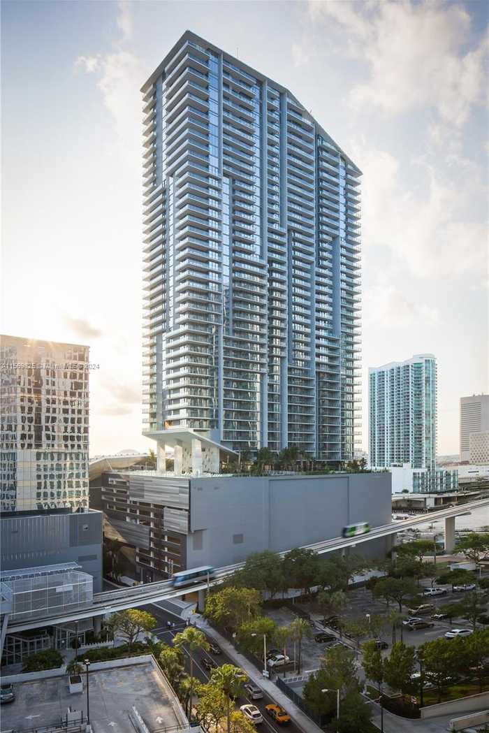 photo 41: 68 SE 6th St Unit 2103, Miami FL 33131