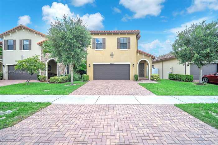 photo 1: 5500 NW 48th Ln, Tamarac FL 33319