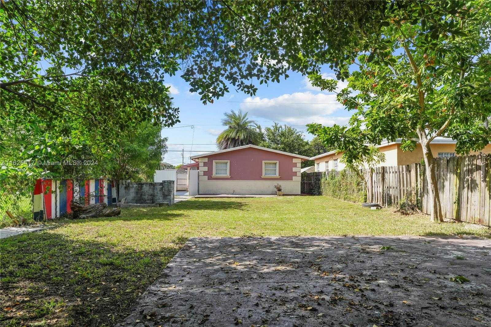 photo 3: 1122 NW 59th St, Miami FL 33127