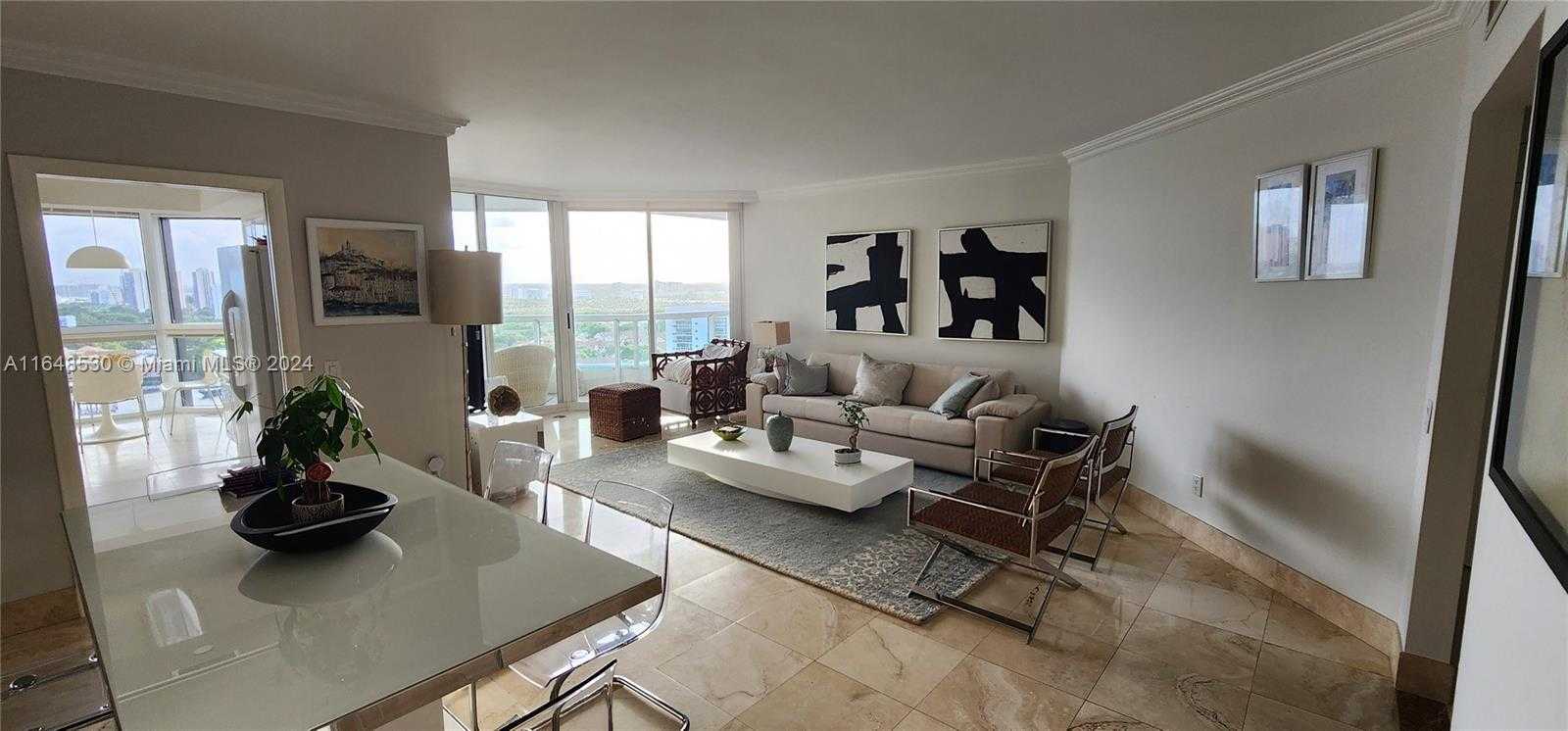 photo 1: 21205 Yacht Club Dr Unit 2005, Aventura FL 33180