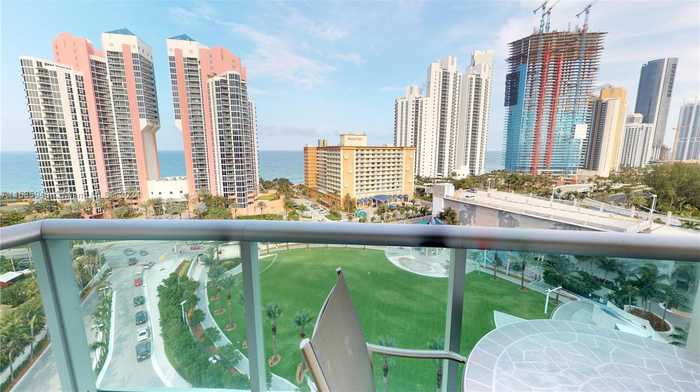 photo 1: 19370 Collins Ave Unit 1427, Sunny Isles Beach FL 33160