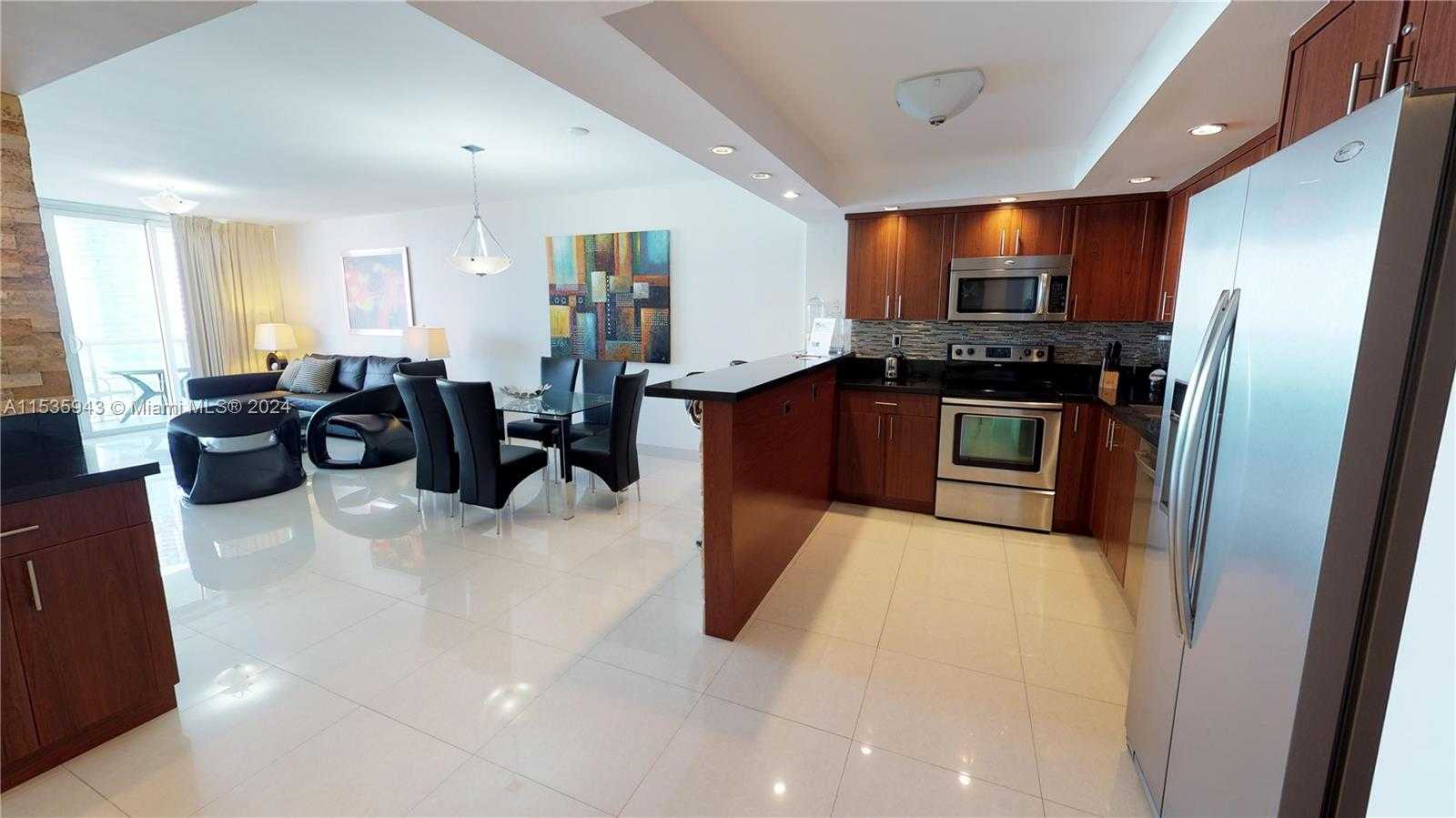 photo 3: 19370 Collins Ave Unit 1427, Sunny Isles Beach FL 33160