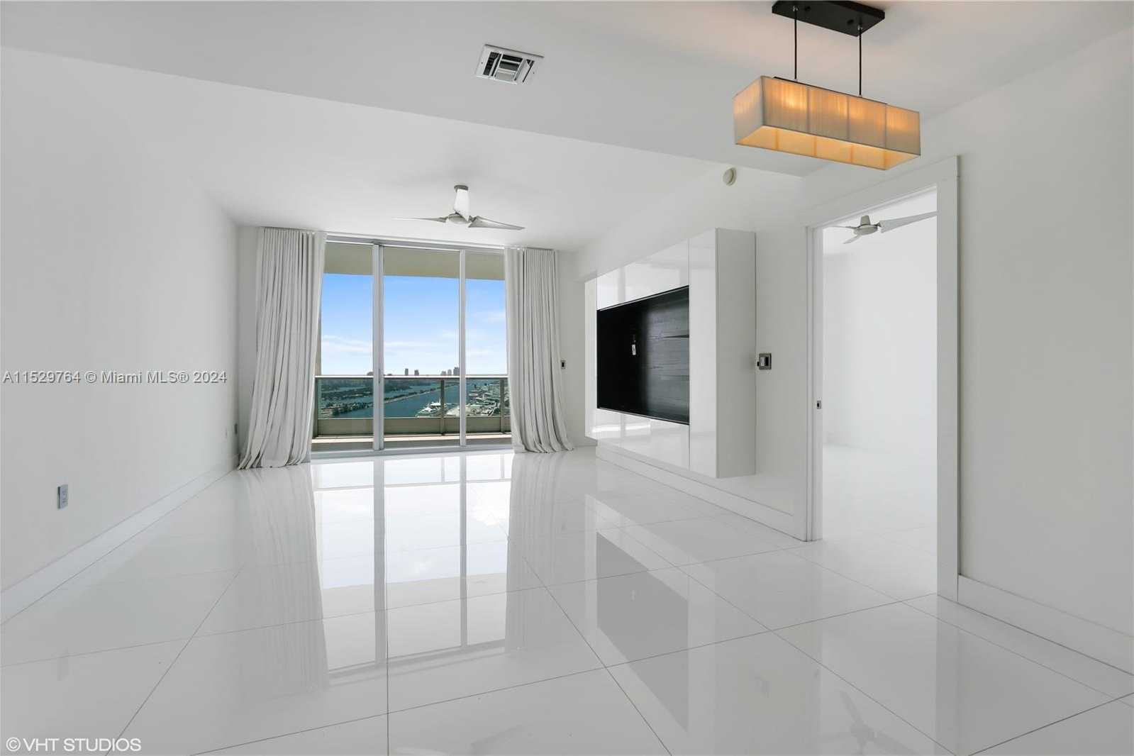 photo 3: 900 Biscayne Blvd Unit 4102, Miami FL 33132