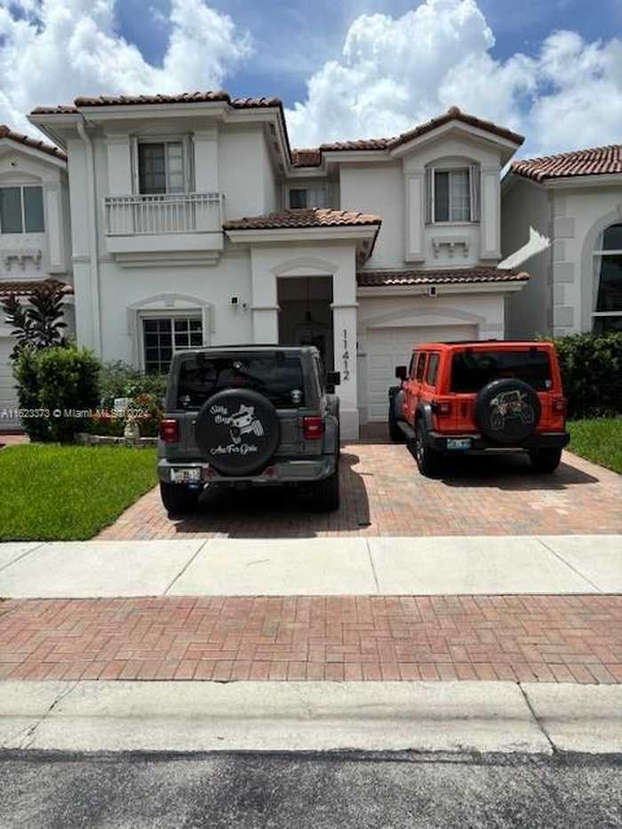 photo 1: 11412 NW 69 Terrace, Doral FL 33178