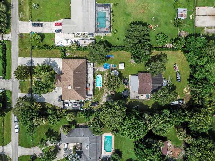 photo 1: 14401 SW 23 nd ST, Davie FL 33325