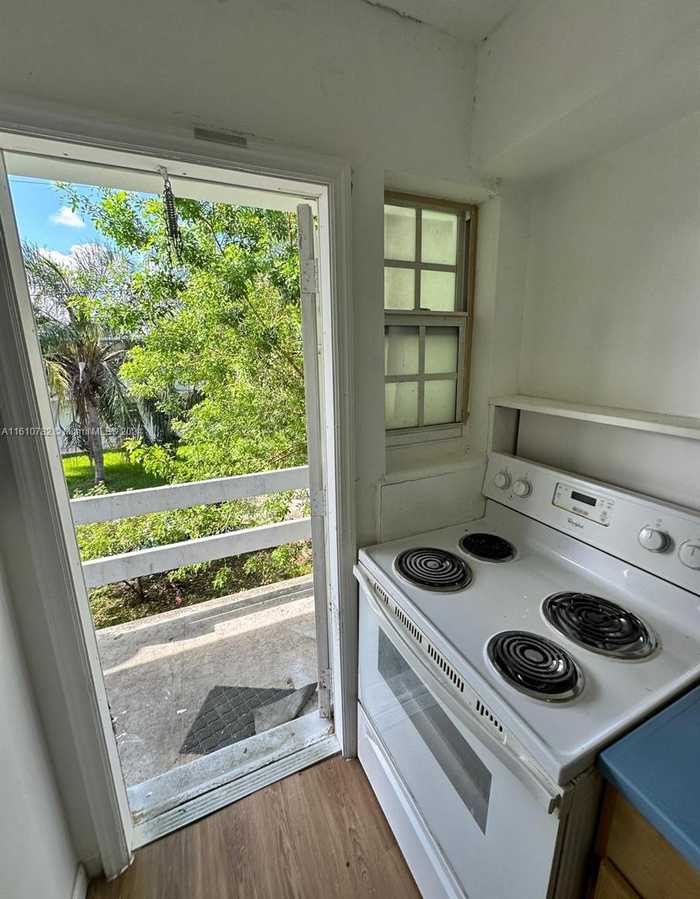 photo 7: 1471 NE 170th St Unit 215A, North Miami Beach FL 33162