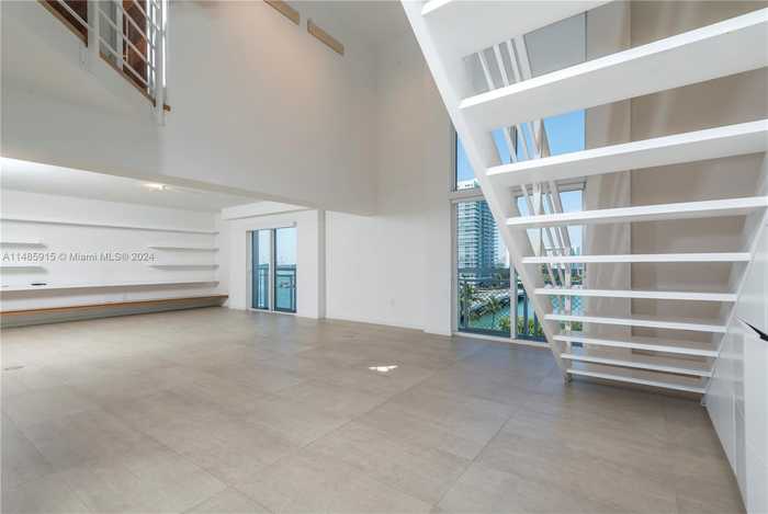 photo 2: 1701 Sunset Harbor Dr Unit L702, Miami Beach FL 33139