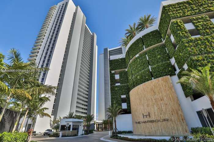 photo 2: 16385 Biscayne Blvd Unit 1418, North Miami Beach FL 33160