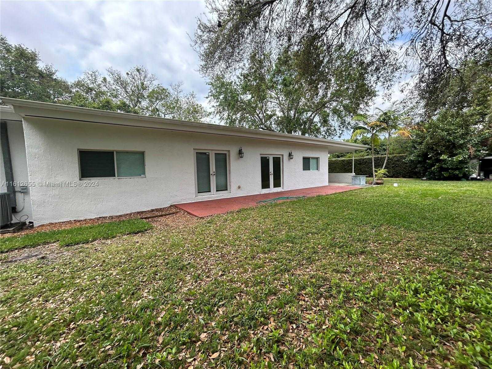 photo 3: 5495 SW 68 ave, Miami FL 33155