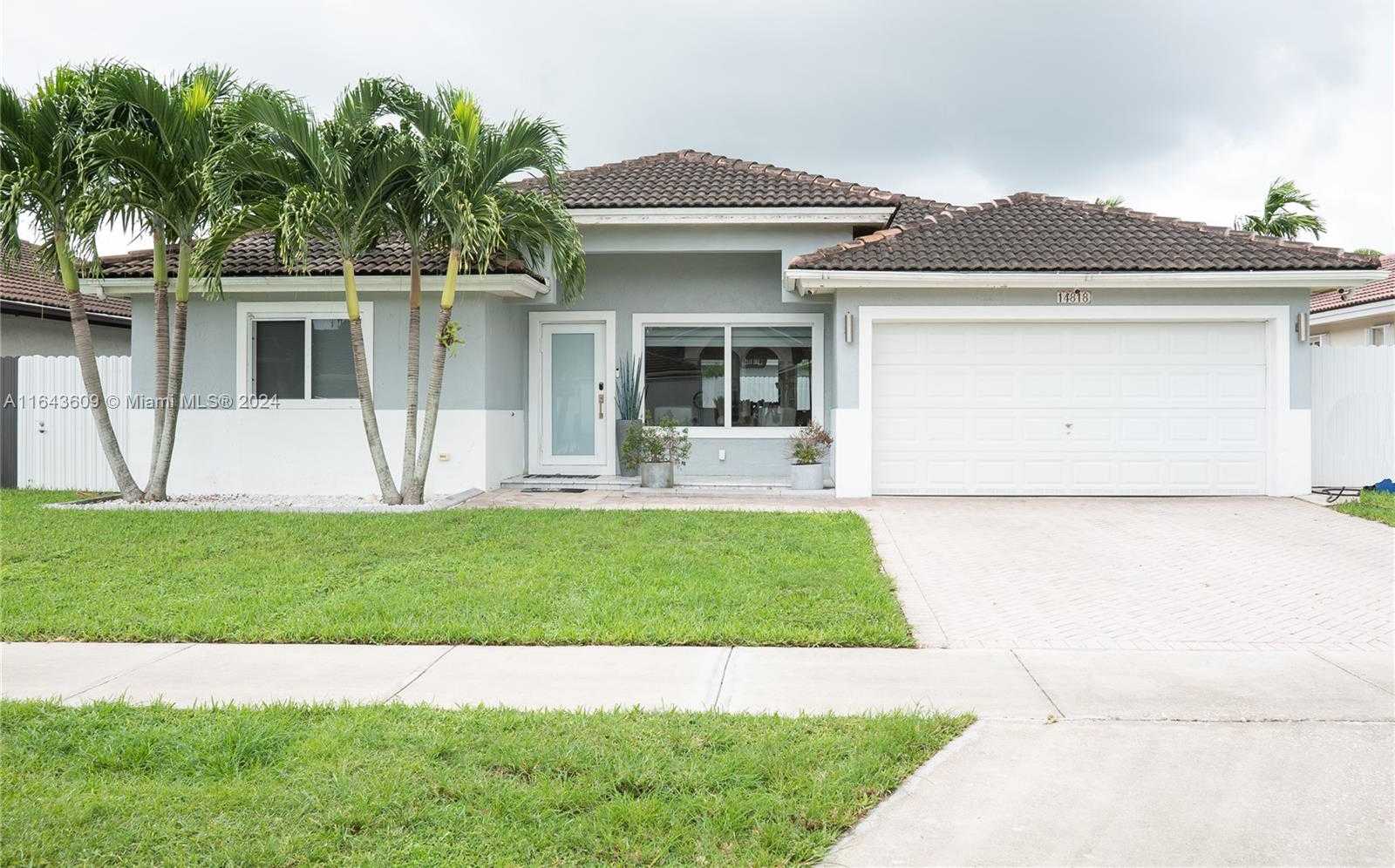 photo 1: 14818 SW 180th Ter, Miami FL 33187