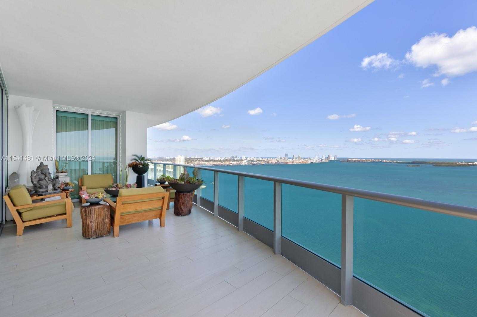 photo 3: 1331 Brickell Bay Dr Unit 3211, Miami FL 33131