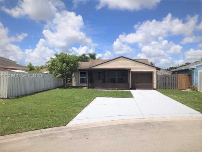 photo 1: 1740 SW 83rd Ter, Miramar FL 33025