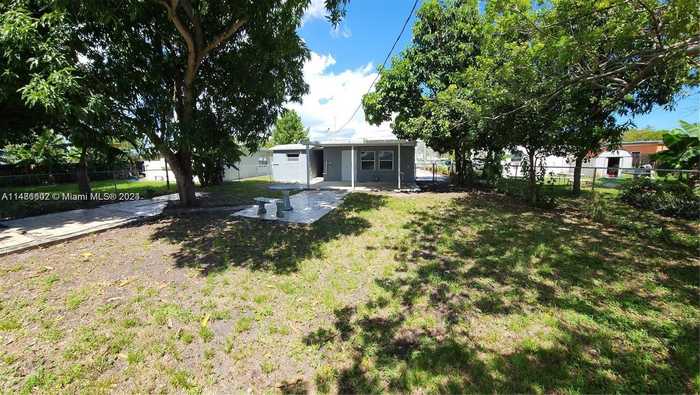 photo 10: 1758 NE 183rd St, North Miami Beach FL 33179