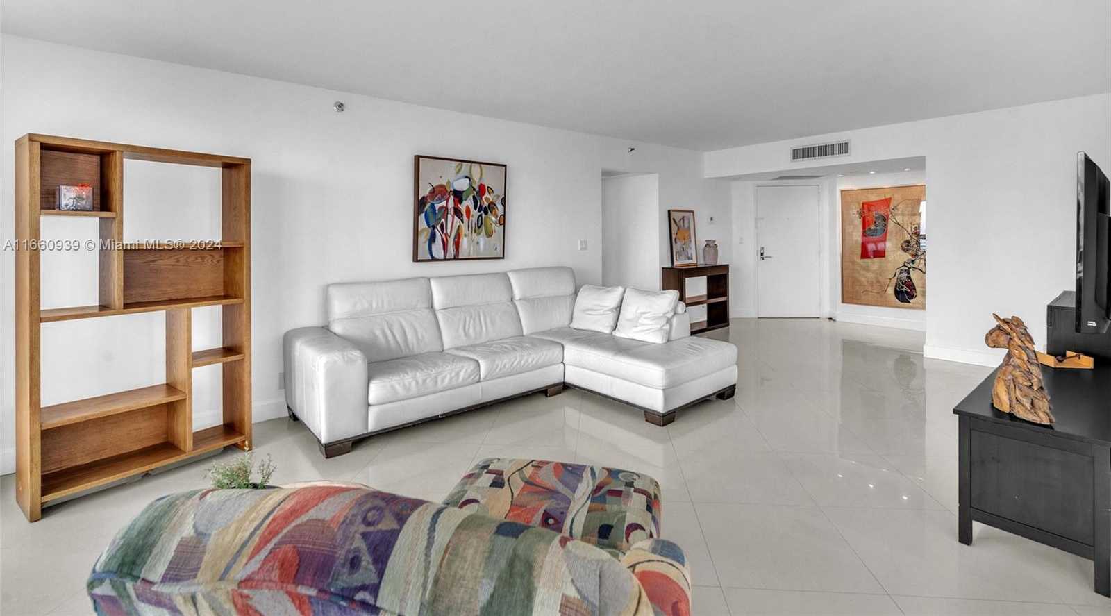 photo 3: 19195 NE 36th Ct Unit 2606, Aventura FL 33180