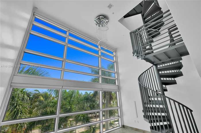 photo 1: 421 Meridian Ave Unit 16, Miami Beach FL 33139