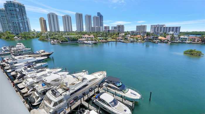 photo 2: 400 Sunny Isles Blvd Unit 605, Sunny Isles Beach FL 33160