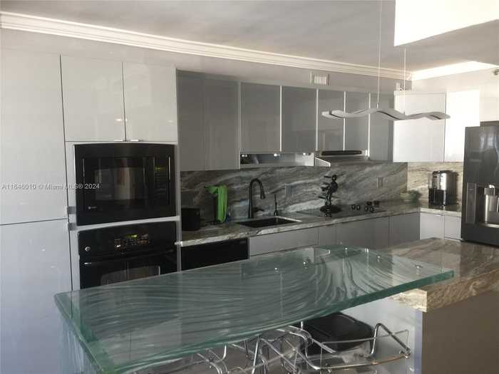 photo 2: 100 Lincoln Rd Unit 723, Miami Beach FL 33139