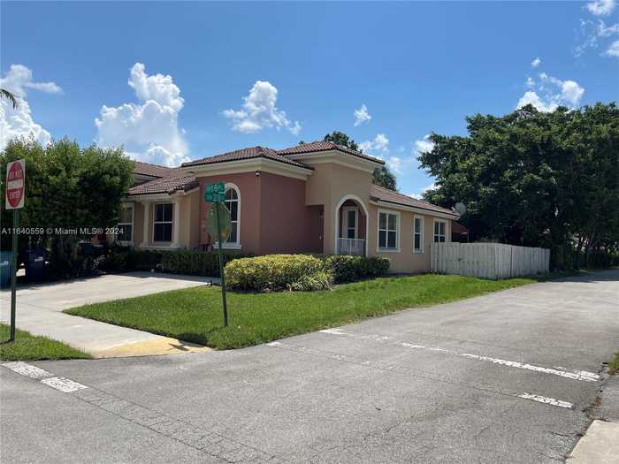 photo 1: 23852 SW 109th Pl, Homestead FL 33032