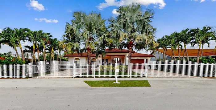 photo 2: 2340 SW 139th Ave, Miami FL 33175