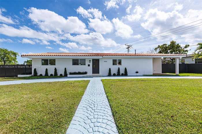 photo 1: 9000 SW 18th Ter, Miami FL 33165