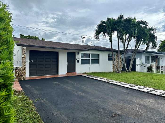 photo 2: 6725 SW 39th Ter, Miami FL 33155