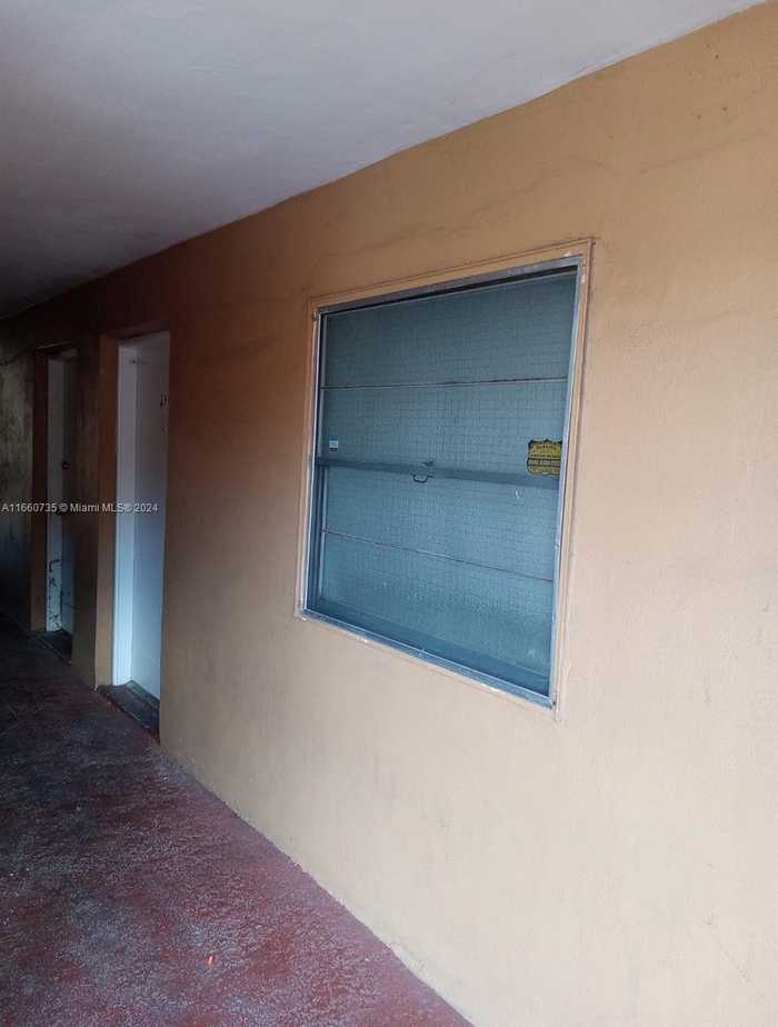 photo 2: 1230 W 54th St Unit 216A, Hialeah FL 33012