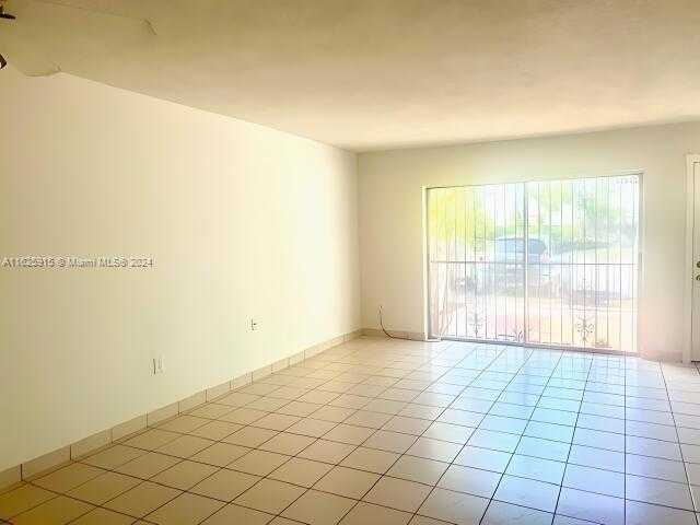 photo 3: 2411 NW 11th St Unit 11D, Miami FL 33125