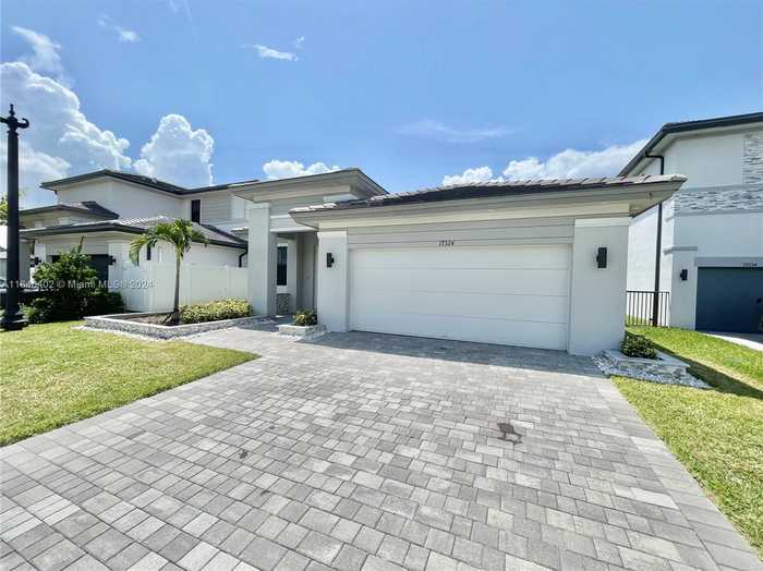 photo 2: undefined, Miramar FL 33029