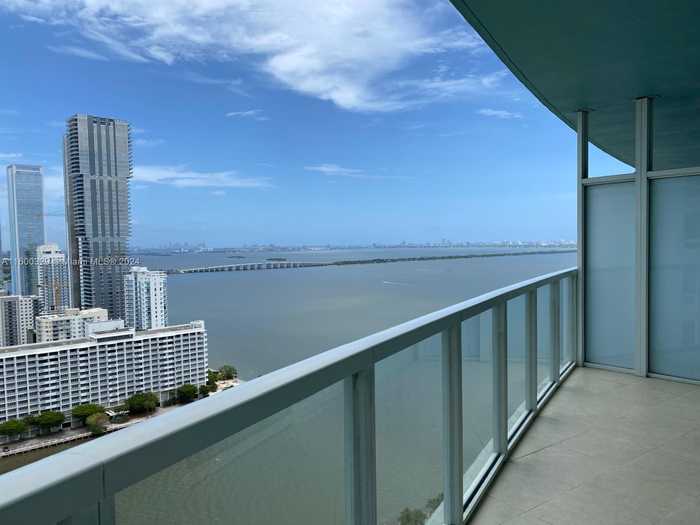 photo 2: 1900 N Bayshore Dr Unit 3006, Miami FL 33132