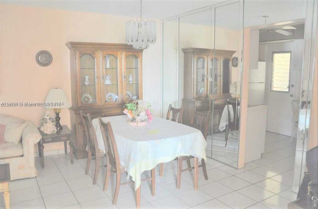 photo 3: 16750 NE 14th Ave Unit 302, Miami FL 33162