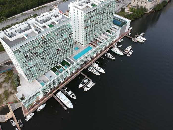 photo 5: 400 Sunny Isles Blvd DD 221, Sunny Isles Beach FL 33160